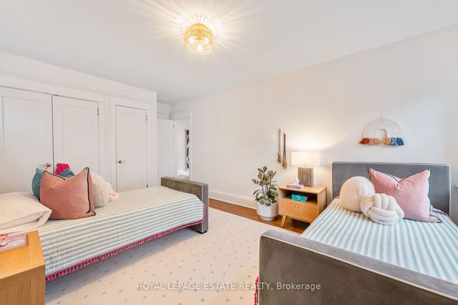 121 Pine Glen Rd, House other with 4 bedrooms, 3 bathrooms and 1 parking in Toronto ON | Image 27
