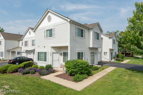 122-122 Creston Cir, Aurora, IL, 60504-6680 | Card Image