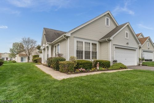 11 Stafford Ln, Belvidere, NJ, 07823-1725 | Card Image