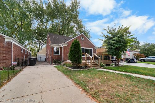 13651 Elgin St, Oak Park, MI, 48237-1115 | Card Image