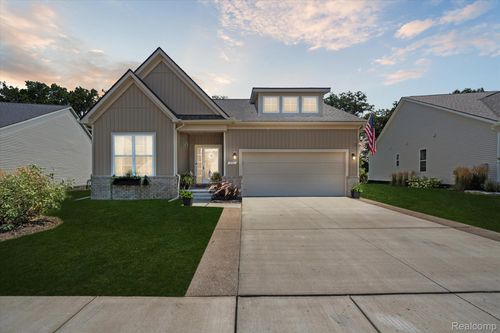 193 Coppice Way, White Lake, MI, 48386-1327 | Card Image