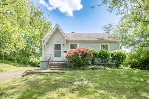 1706 31st St Nw, Canton, OH, 44709-2802 | Card Image