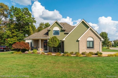 9859 Aylebury Dr, South Lyon, MI, 48178-8161 | Card Image
