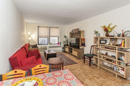 b-35 Leverich St, Jackson Heights, NY, 11372-3951 | Card Image