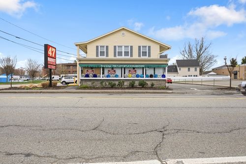 47 Chelmsford St, Chelmsford, MA, 01824-3077 | Card Image