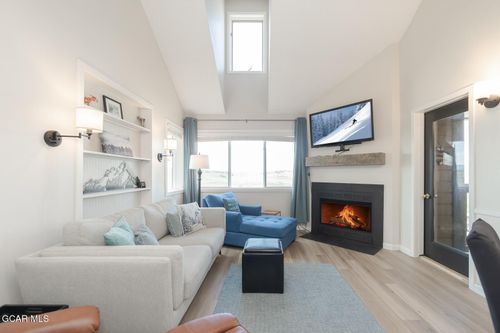 4303-267 Gcr 8910, Granby, CO, 80446 | Card Image