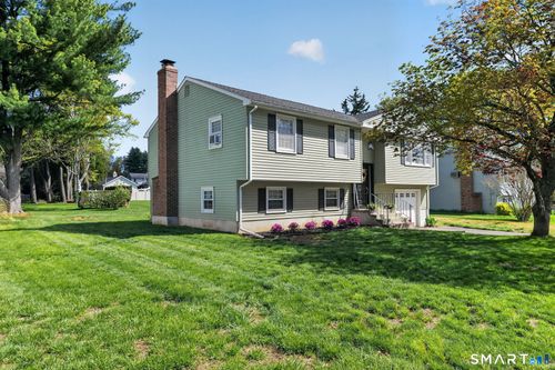 22 Robidoux Dr, Plainville, CT, 06062-1136 | Card Image