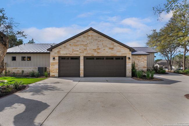 8170 Blue Oak, House other with 4 bedrooms, 5 bathrooms and null parking in Garden Ridge TX | Image 14