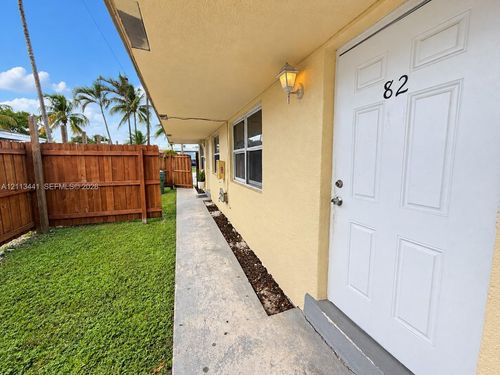 82-80 Ne 36th Ct, Oakland Park, FL, 33334-7206 | Card Image