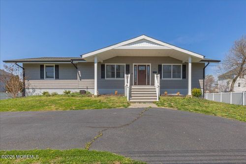 10 Illinois Ave, Port Monmouth, NJ, 07758-1108 | Card Image