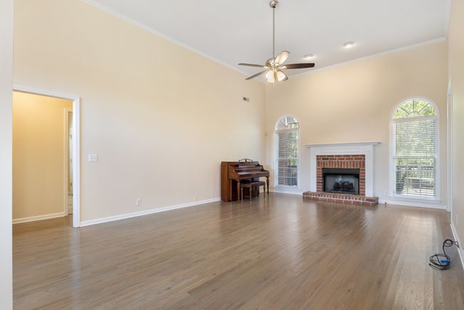 Home has been freshly painted | Image 8