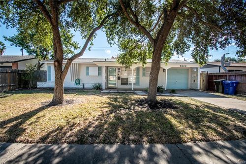 5809 Glen Arbor Dr, Corpus Christi, TX, 78412-4521 | Card Image