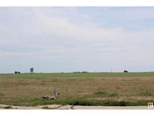 1 Whitetail Way, Mundare, AB, T0B3H0 | Card Image