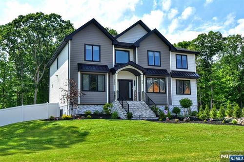 73 Heritage Dr, West Milford, NJ, 07480-3125 | Card Image