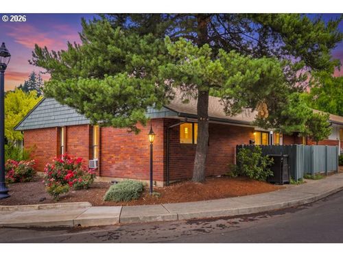 1-15100 Sw Crown Dr, King City, OR, 97224-2678 | Card Image