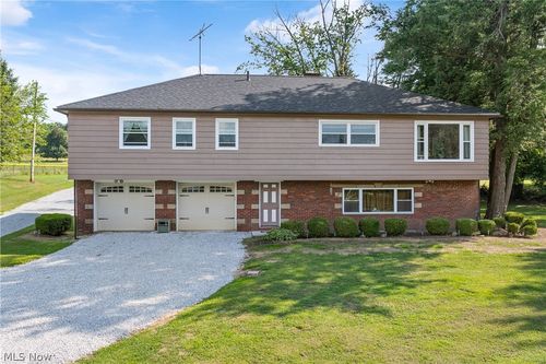 988 E Turkeyfoot Lake Rd, Akron, OH, 44312-5241 | Card Image