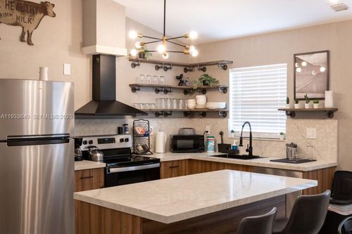 0-765 Nw 77th St, Miami, FL, 33150-3248 | Card Image