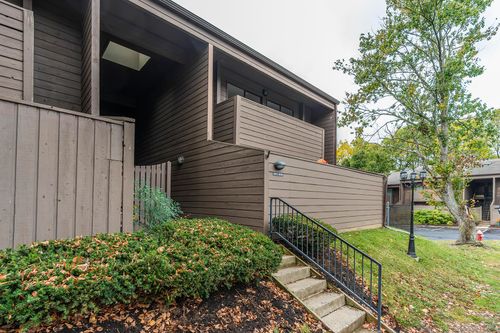 1016-750 Shaker Dr, Lexington, KY, 40504-3745 | Card Image