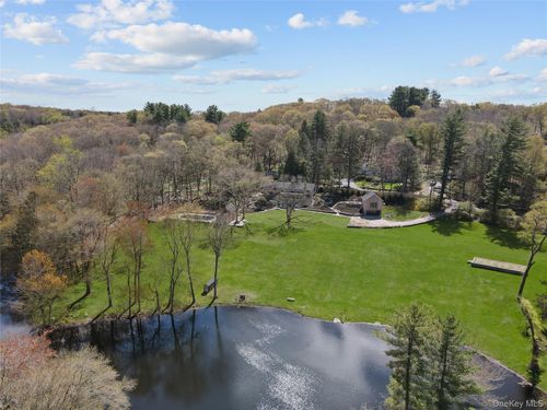 39 Old Snake Hill Rd, Pound Ridge, NY, 10576-2101 | Card Image