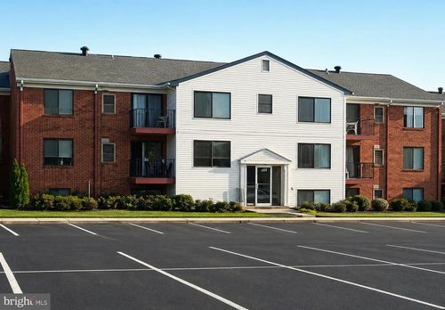 10-125-P Clubhouse Dr Sw, LEESBURG, VA, 20175-4218 | Card Image