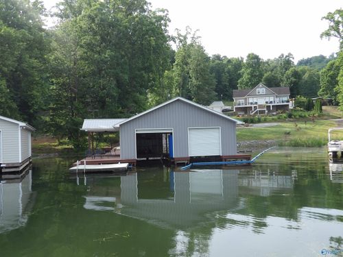 2760 Signal Point Rd, Guntersville, AL, 35976-8247 | Card Image