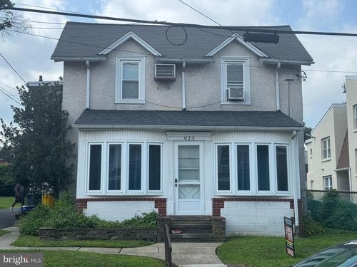 fl-1st-923 E Pleasant Ave, GLENSIDE, PA, 19038-8026 | Card Image