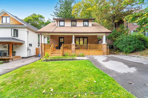 301 Court St, Newmarket, ON, L3Y3S6 | Card Image