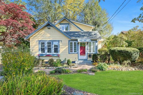 151 Benedict Ave, Thornwood, NY, 10594-1201 | Card Image