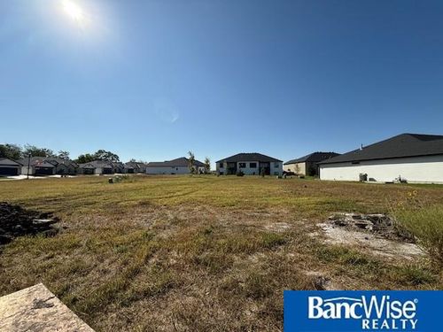 9241 Marbella Dr, Lincoln, NE, 68520-1523 | Card Image