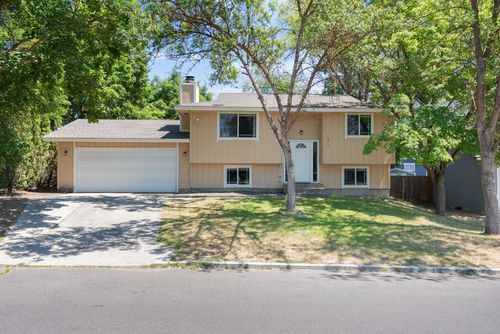 7906 N Dakota St, Spokane, WA, 99208-5632 | Card Image