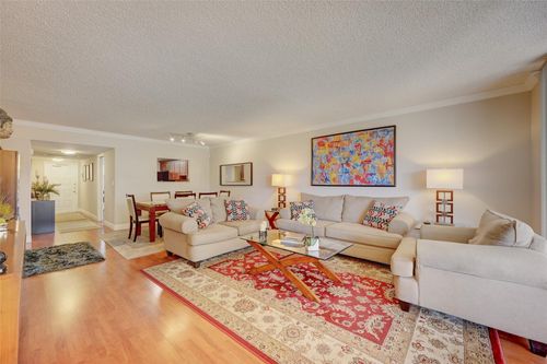 201-823 Cypress Blvd, Pompano Beach, FL, 33069-4061 | Card Image