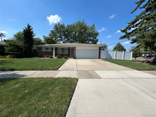 32645 Whitley Cir, Warren, MI, 48088-6949 | Card Image