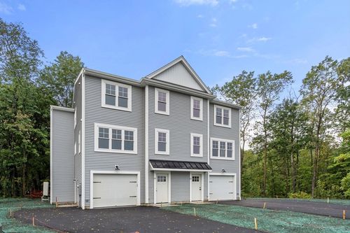 31 Daniels St, Worcester, MA, 01604-1611 | Card Image