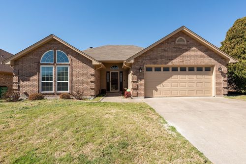 7317 Amber Dr, Watauga, TX, 76148-1226 | Card Image