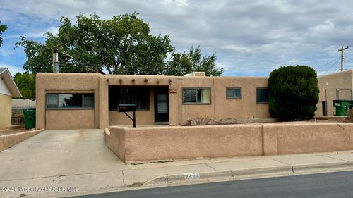 2404 E 23rd St, Farmington, NM, 87401-8972 | Card Image