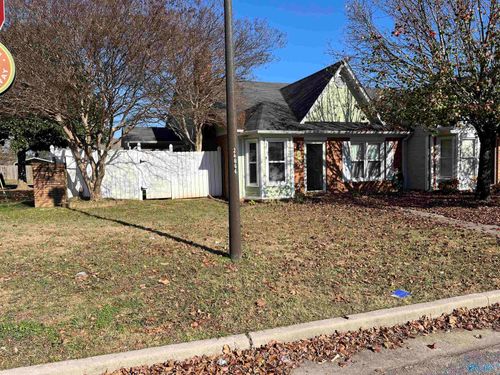 340 Shadow Pointe Dr Sw, Decatur, AL, 35601-6832 | Card Image