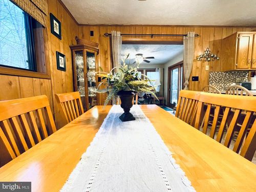 19 Livingston Ln, Gouldsboro, PA, 18424-8992 | Card Image