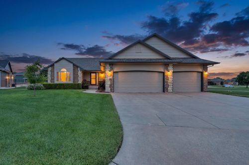 2519 W Rio Vista Ct, Wichita, KS, 67204-4571 | Card Image