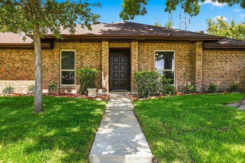 2517 Lawnview Dr, Carrollton, TX, 75006-2718 | Card Image
