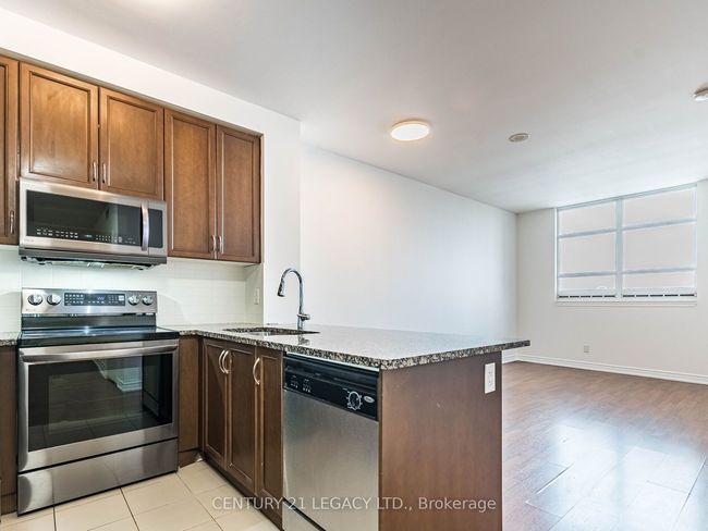 1503 - 9245 Jane St, Condo with 2 bedrooms, 2 bathrooms and 1 parking in Vaughan ON | Image 12