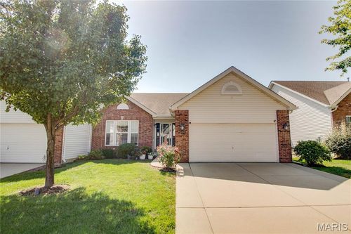 6814 Kensington Dr, Maryville, IL, 62062-8525 | Card Image