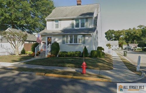 3 Jenessee Ct, Woodbridge, NJ, 07095-3509 | Card Image