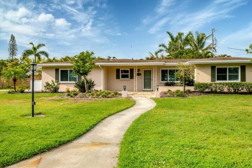 3072 Meyer Dr, SARASOTA, FL, 34239-6634 | Card Image