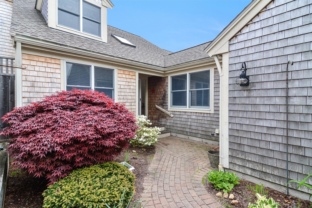 Boxwood Cir, Yarmouth Port, MA 02675