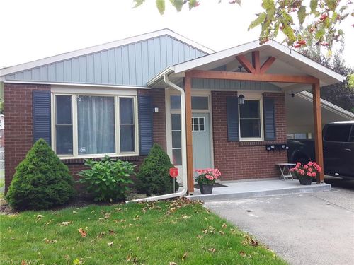 101-20 Pintail Pl, Cambridge, ON, N3C3A7 | Card Image
