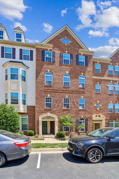 12h-7504 Brunson Cir, GAINESVILLE, VA, 20155-4912 | Card Image