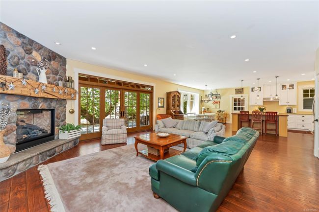 6140 Lakes Rd, House other with 5 bedrooms, 5 bathrooms and 4 parking in Duncan BC | Image 13