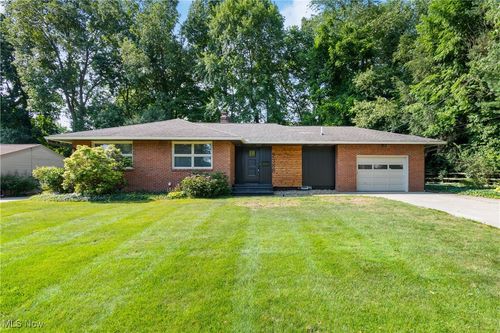 2388 Banbury Rd, Akron, OH, 44333-3939 | Card Image