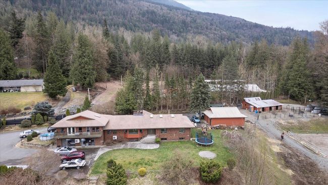 3441 Robinson Road, House other with 4 bedrooms, 6 bathrooms and 4 parking in Yarrow BC | Image 1