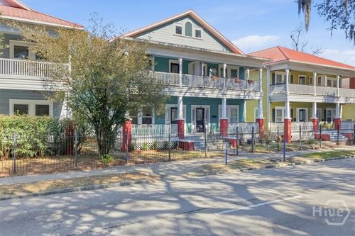 516 37th St, savannah, GA, 31415-8402 | Card Image